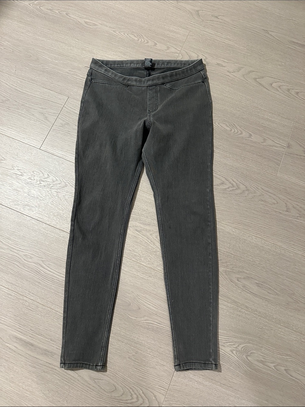 HUE Women's Dark Gray Stretch Jeggings